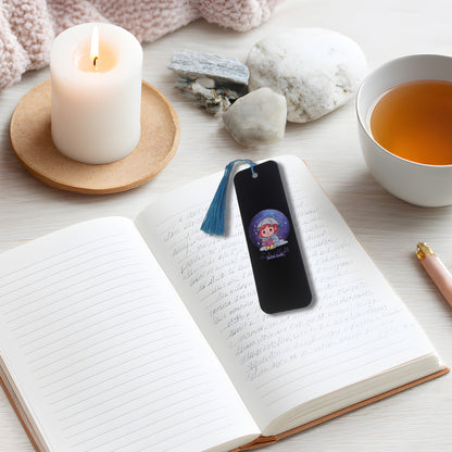 Klassisches Lesezeichen mit Quaste von Millicat Design - Motiv Mira liest im Regen