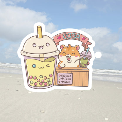 Produktbild von Sticker aus Vinyl mit Hamstermotiv am Bobastand im Kawaii Stil.